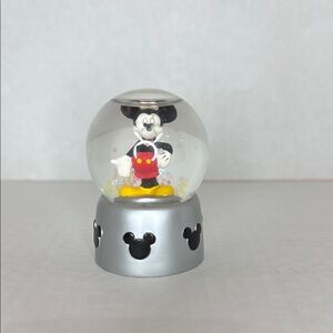Disney Mickey Mouse Snow Globe